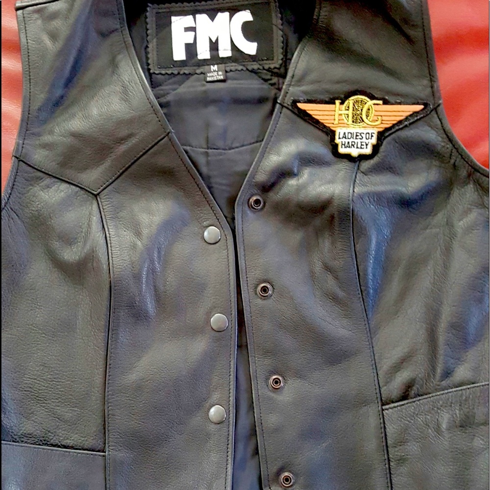 ♠️ Black Leather Vest with “Ladies of Harley’s Napa /Solano Chapter” Patch. M